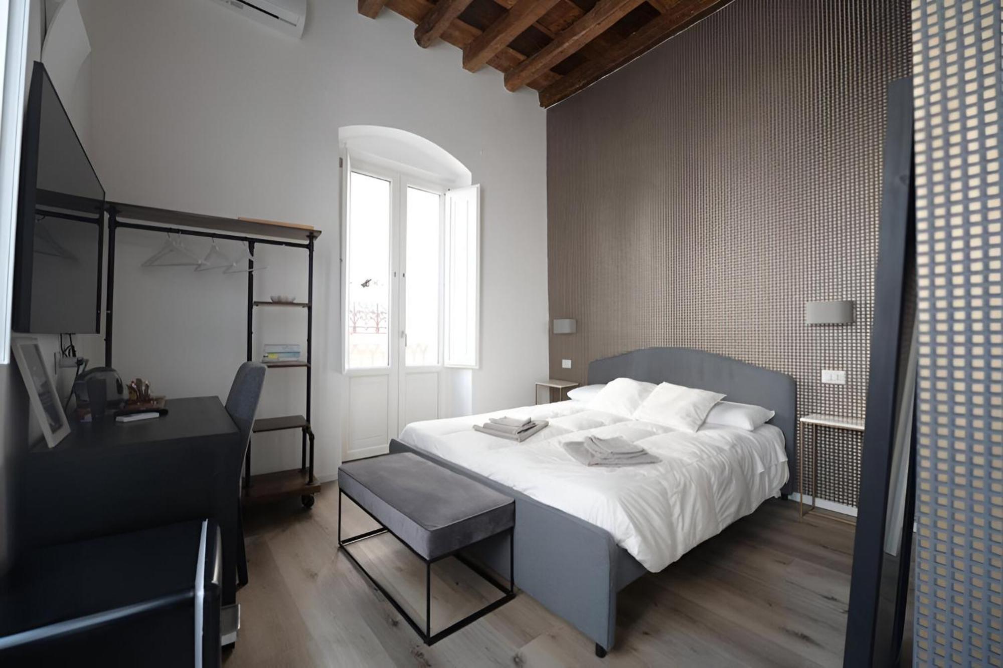 Landlord 8 - Finestra Sulla Cattedrale Pensjonat Bari